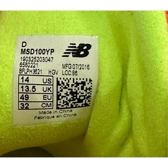 NWOT New Balance Silent Hunter Track Shoes - Picture 9 of 9